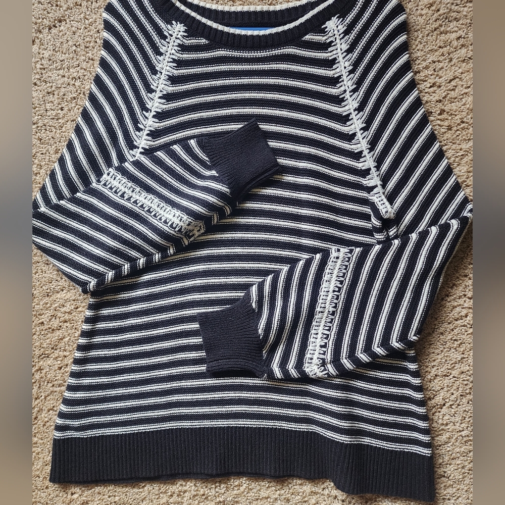 New Women Loft M Med Black White Sweater Over Sized